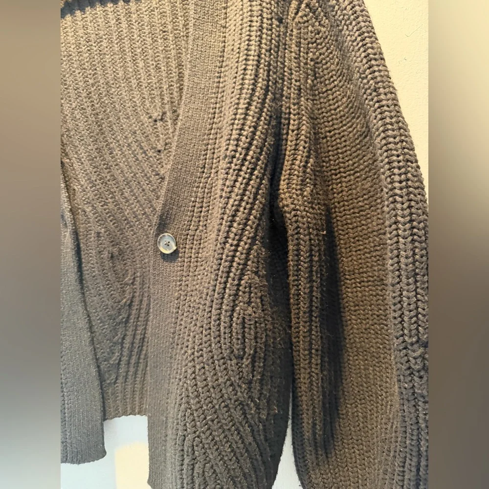 black Gap cardigan - Picture 3 of 11